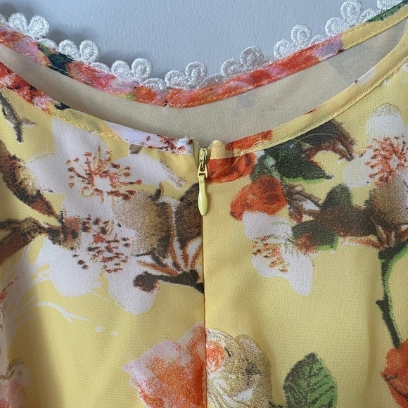 PARISIAN Collection Floral Romper - Picture 9 of 11